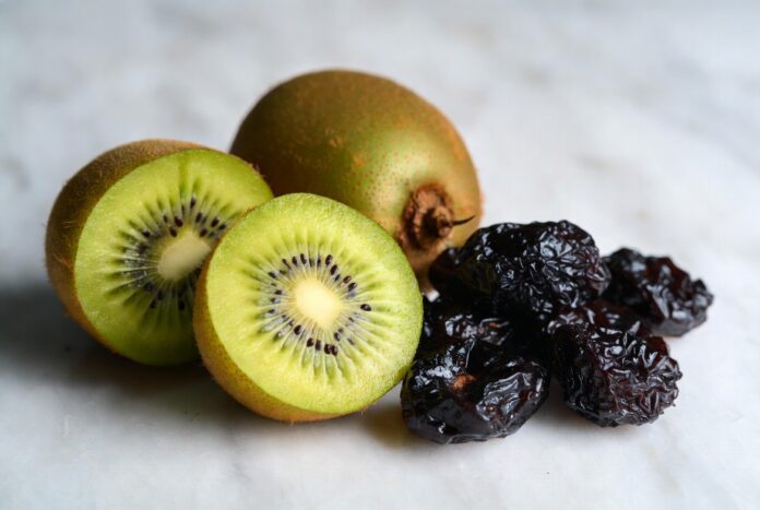 Prunes vs kiwifruit for constipation Prunes vs kiwifruit for constipation